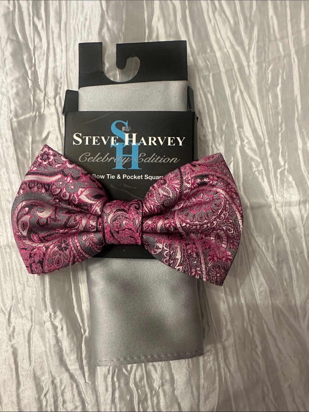 Steve Harvey Pink Paisley Bow Tie with Silver Pocket Square NWT